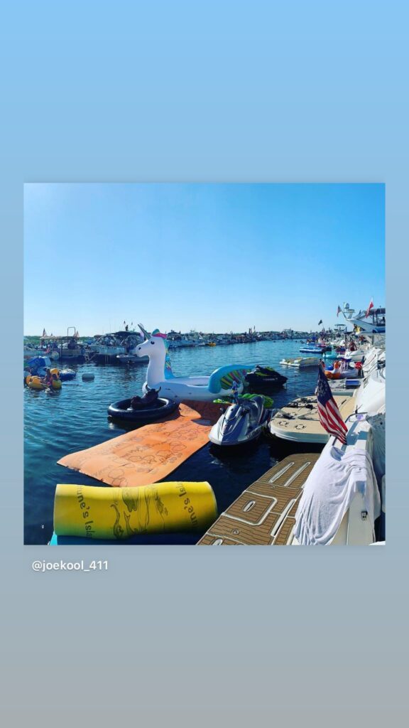 https://www.instagram.com/stories/highlights/17878996081737920/
