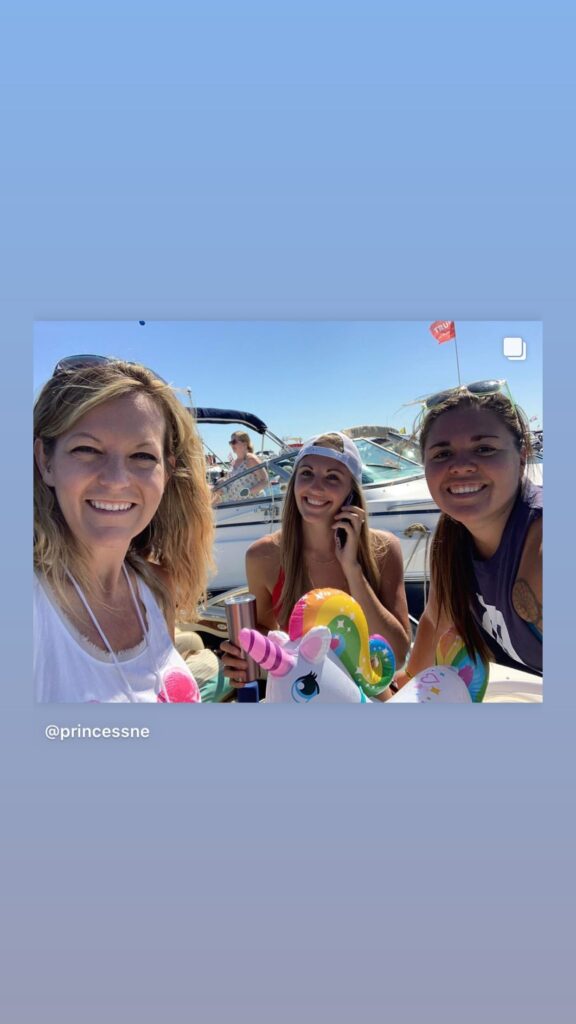 https://www.instagram.com/stories/highlights/17878996081737920/