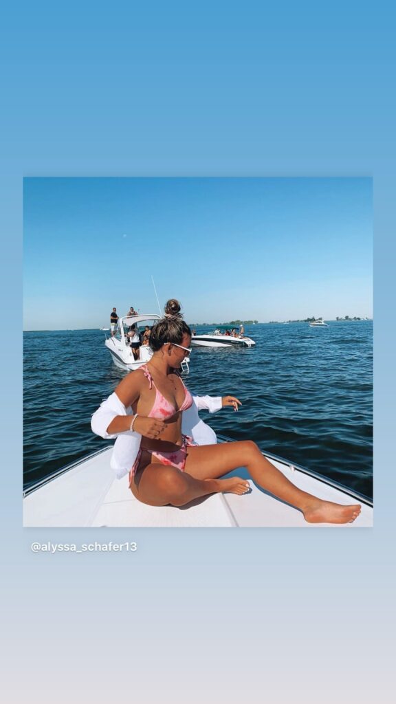 https://www.instagram.com/stories/highlights/17878996081737920/