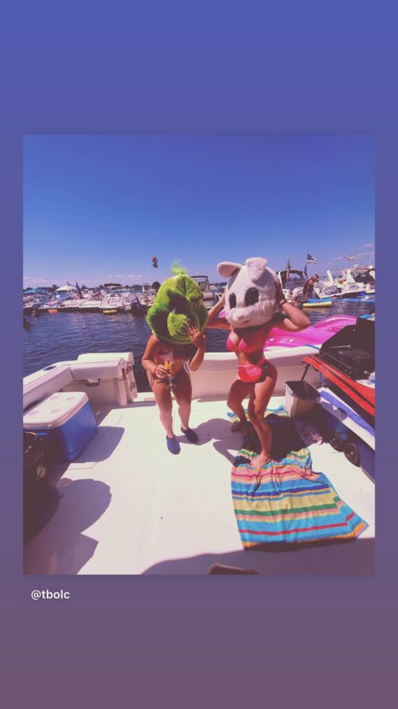 https://www.instagram.com/stories/highlights/17878996081737920/