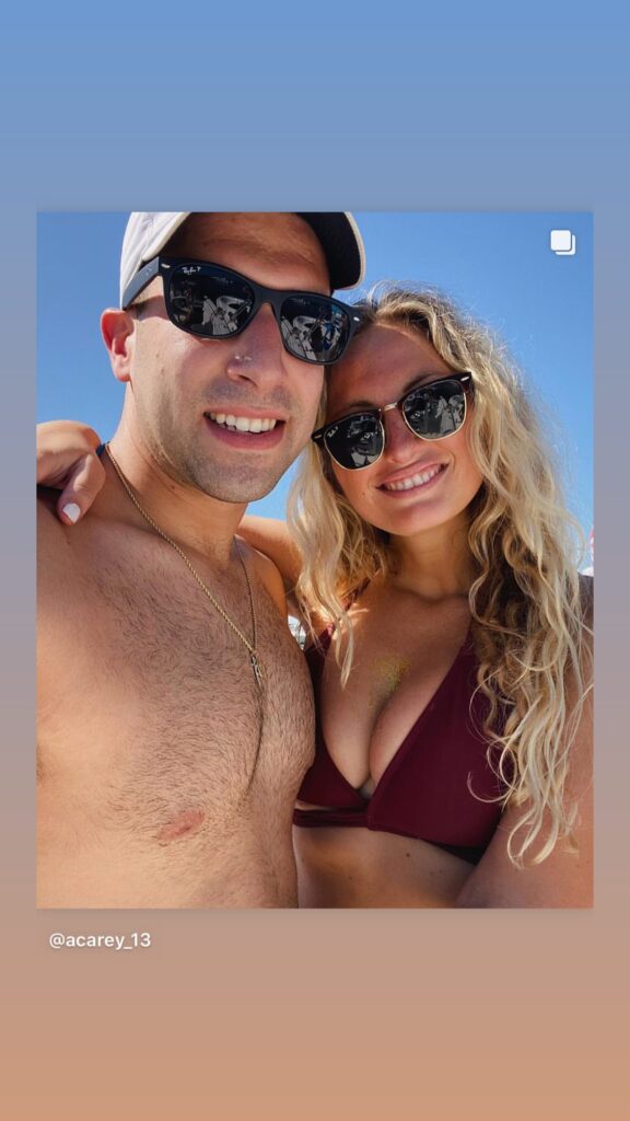 https://www.instagram.com/stories/highlights/17878996081737920/