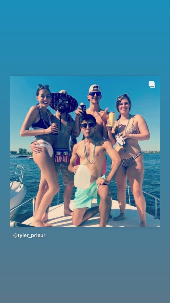 https://www.instagram.com/stories/highlights/17878996081737920/