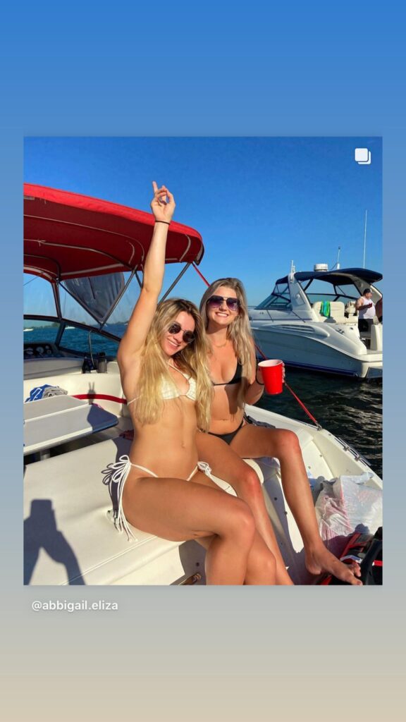 https://www.instagram.com/stories/highlights/17878996081737920/