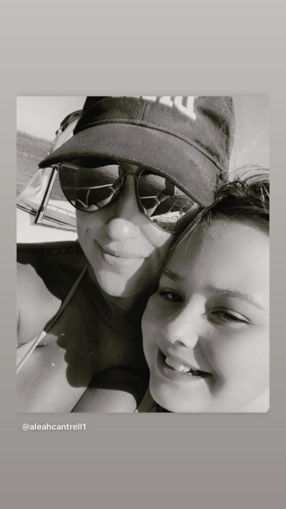 https://www.instagram.com/stories/highlights/17878996081737920/