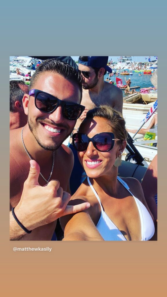 https://www.instagram.com/stories/highlights/17878996081737920/