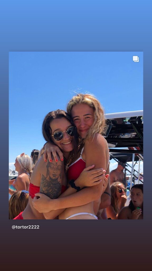 https://www.instagram.com/stories/highlights/17878996081737920/