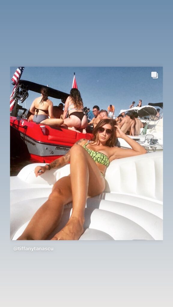 https://www.instagram.com/stories/highlights/17876228902768017/