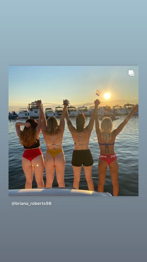 https://www.instagram.com/stories/highlights/17876228902768017/