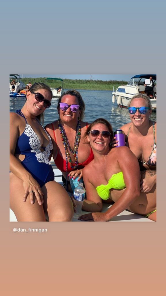 https://www.instagram.com/stories/highlights/17876228902768017/