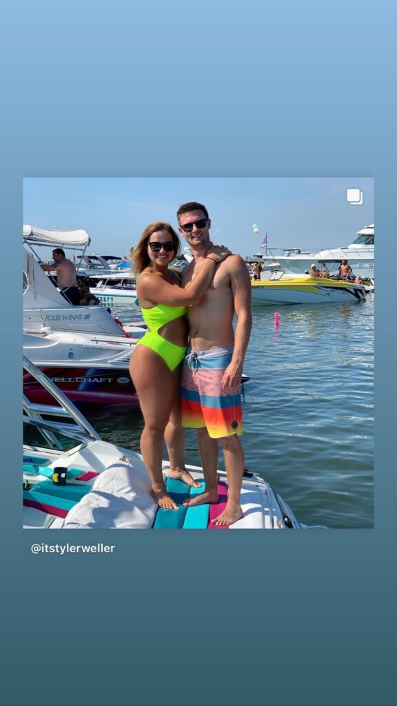 https://www.instagram.com/stories/highlights/17876228902768017/