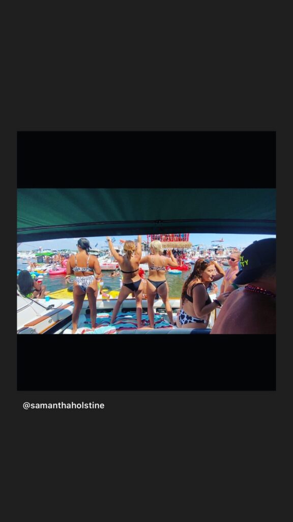 https://www.instagram.com/stories/highlights/17876228902768017/