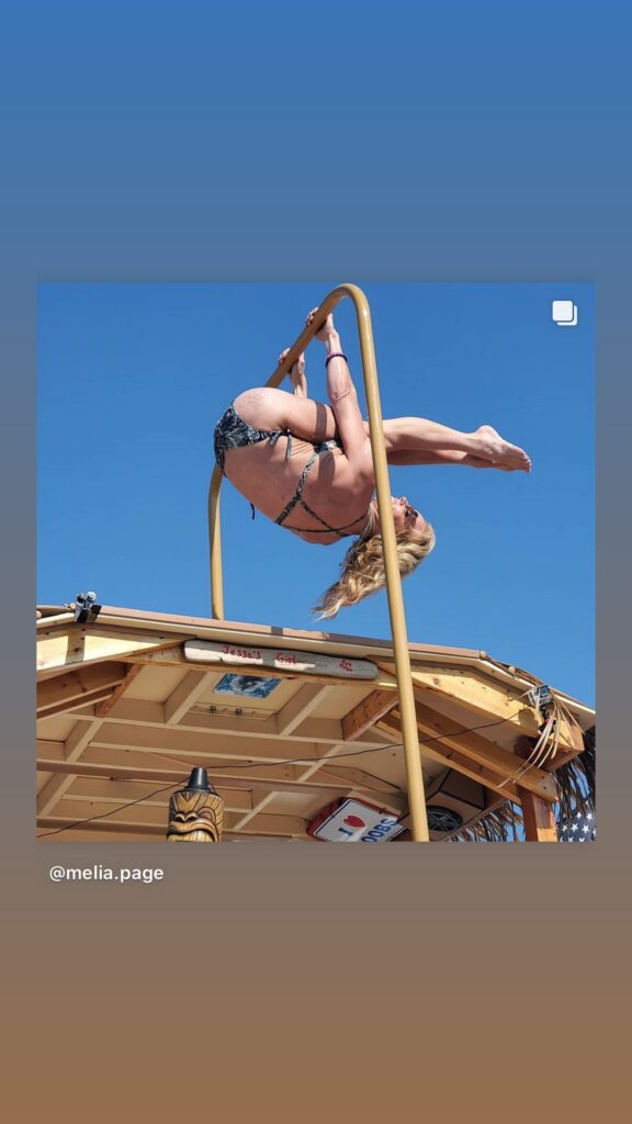 https://www.instagram.com/stories/highlights/17876228902768017/