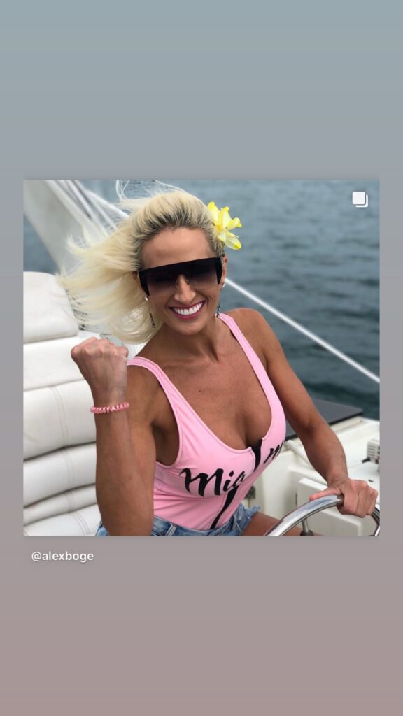 https://www.instagram.com/stories/highlights/18059870098243277/