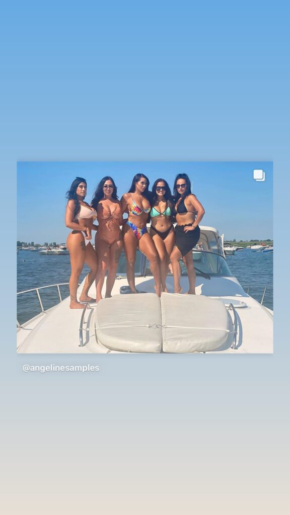 https://www.instagram.com/stories/highlights/17883011695724049/