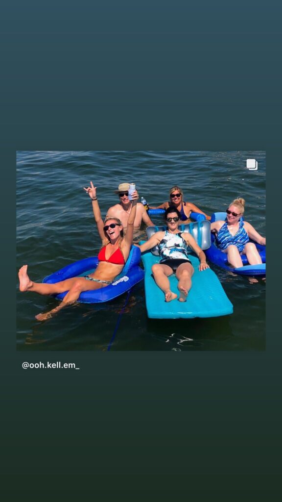 https://www.instagram.com/stories/highlights/17883011695724049/