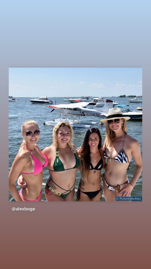 https://www.instagram.com/stories/highlights/17883011695724049/