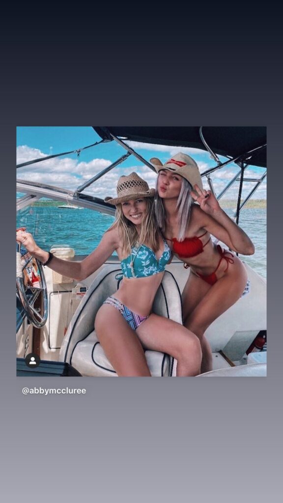https://www.instagram.com/stories/highlights/17869648246940995/