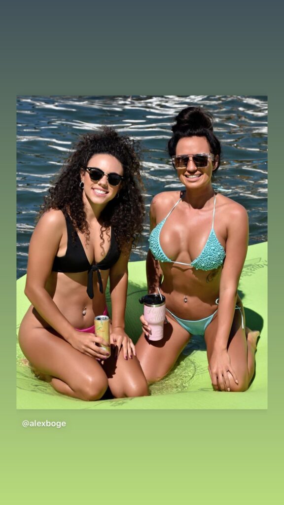 https://www.instagram.com/stories/highlights/17848280639234527/
