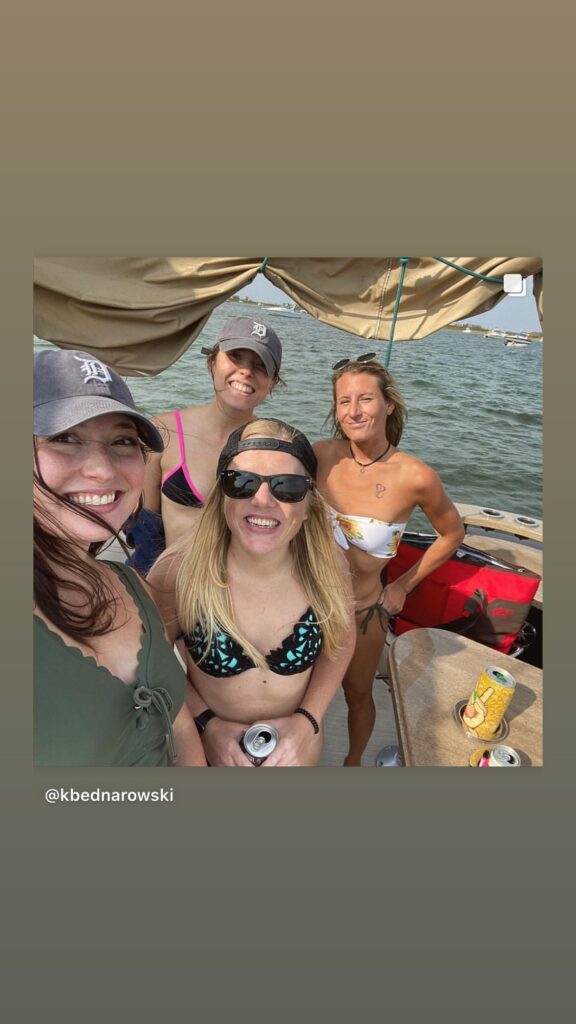 https://www.instagram.com/stories/highlights/17883011695724049/