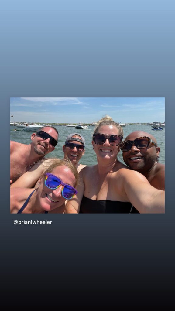 https://www.instagram.com/stories/highlights/17883011695724049/