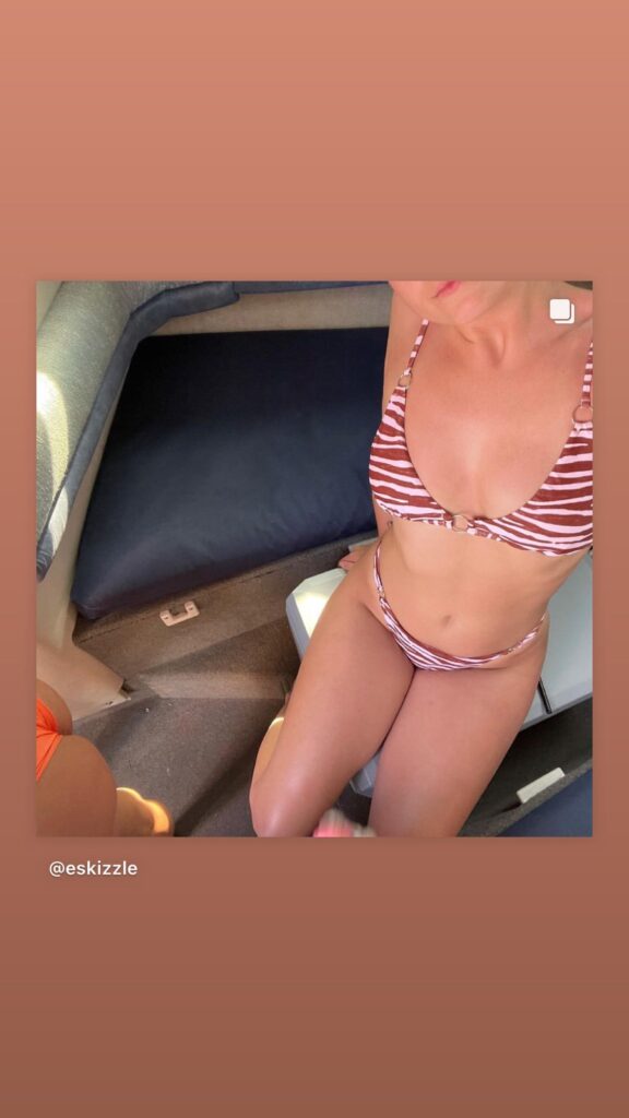 https://www.instagram.com/stories/highlights/17869648246940995/