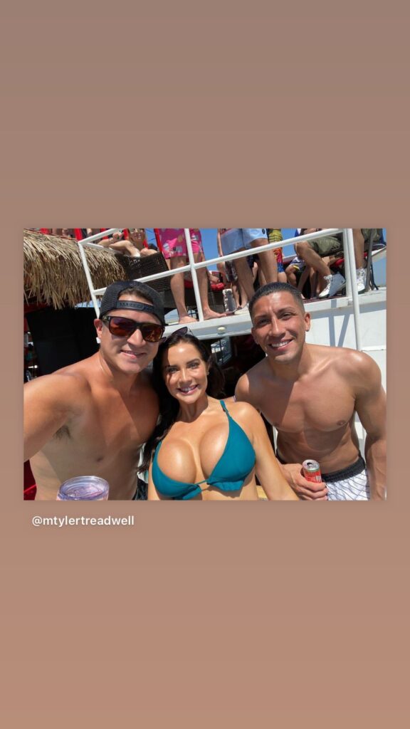 https://www.instagram.com/stories/highlights/17848280639234527/