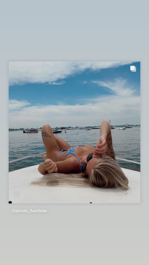 https://www.instagram.com/stories/highlights/17869648246940995/