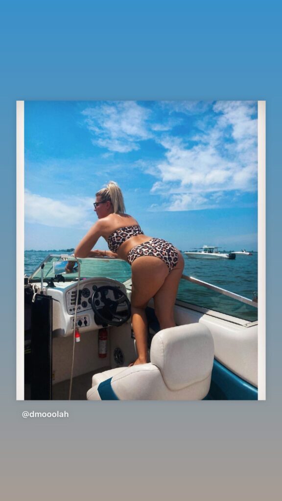 https://www.instagram.com/stories/highlights/17869648246940995/