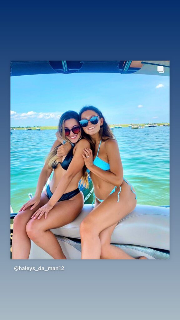 https://www.instagram.com/stories/highlights/17869648246940995/