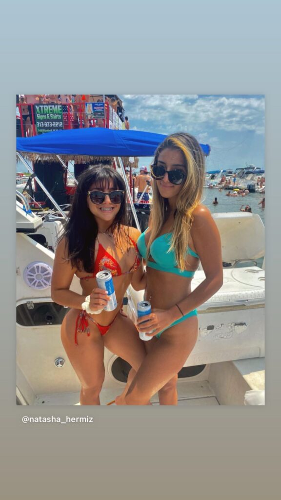 https://www.instagram.com/stories/highlights/18123008278215621/