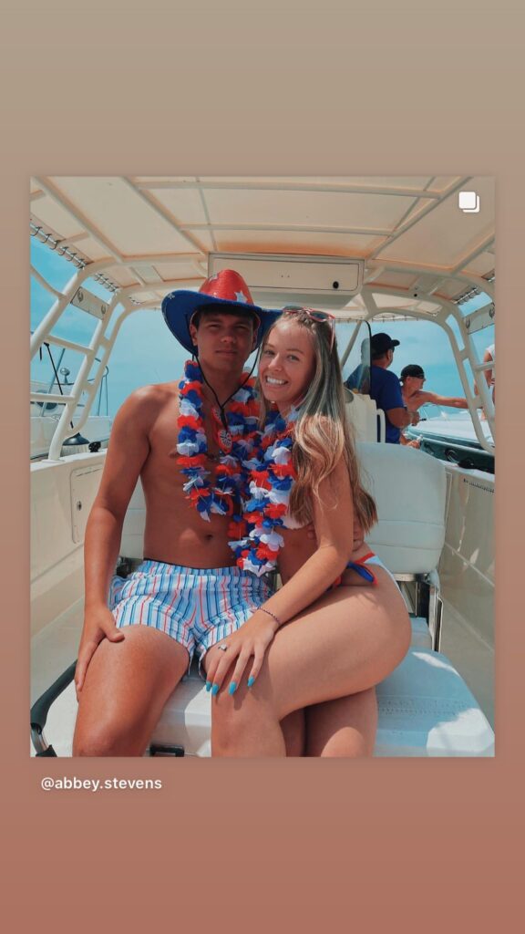 https://www.instagram.com/stories/highlights/18123008278215621/
