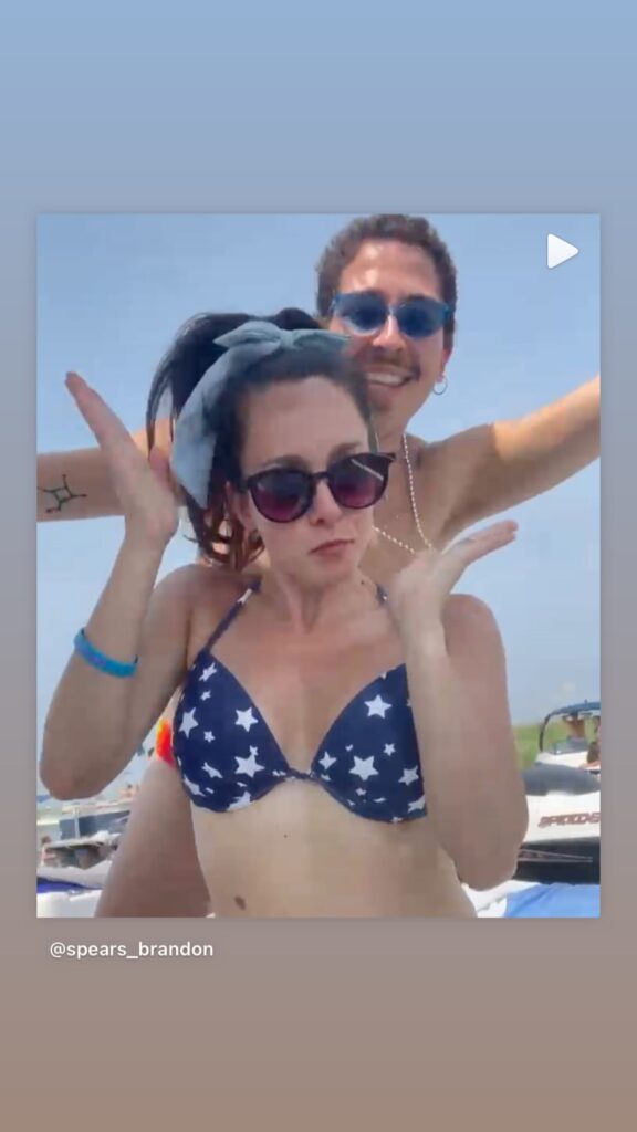 https://www.instagram.com/stories/highlights/17848280639234527/