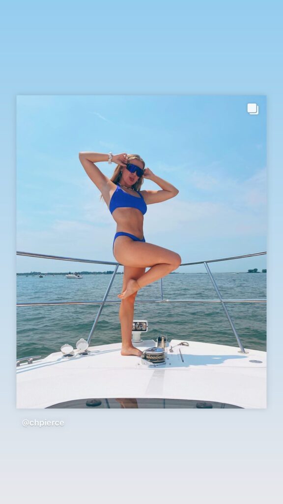 https://www.instagram.com/stories/highlights/18123008278215621/