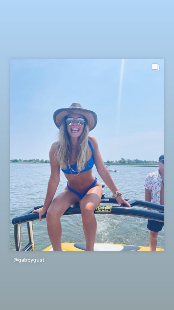 https://www.instagram.com/stories/highlights/18123008278215621/