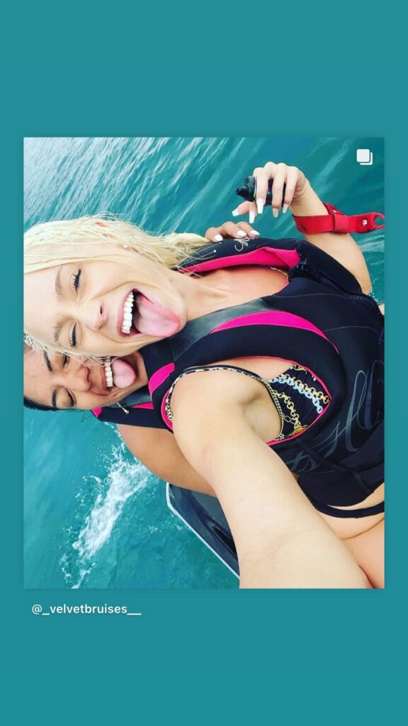 https://www.instagram.com/stories/highlights/18123008278215621/