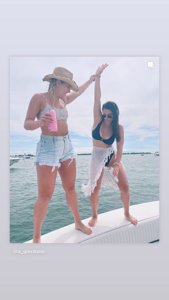https://www.instagram.com/stories/highlights/18123008278215621/