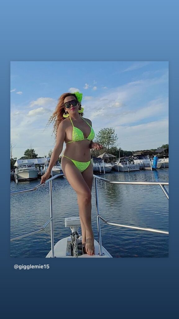 https://www.instagram.com/stories/highlights/17922291466813377/