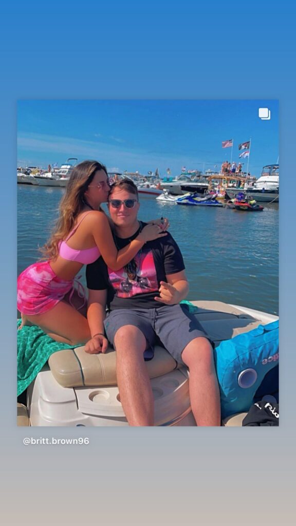 https://www.instagram.com/stories/highlights/17922291466813377/