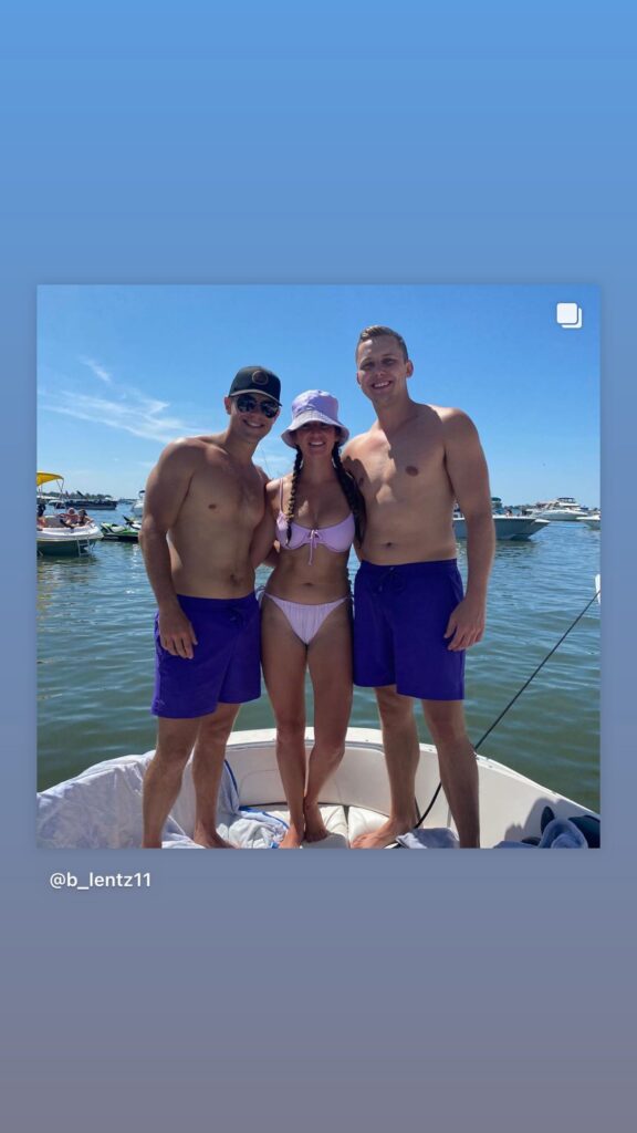 https://www.instagram.com/stories/highlights/17922291466813377/