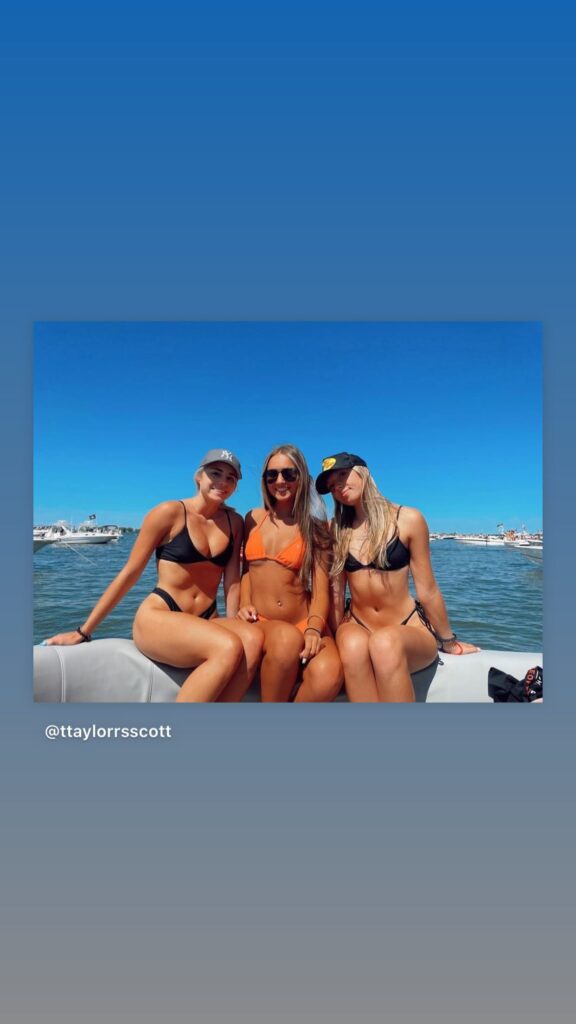 https://www.instagram.com/stories/highlights/17922291466813377/