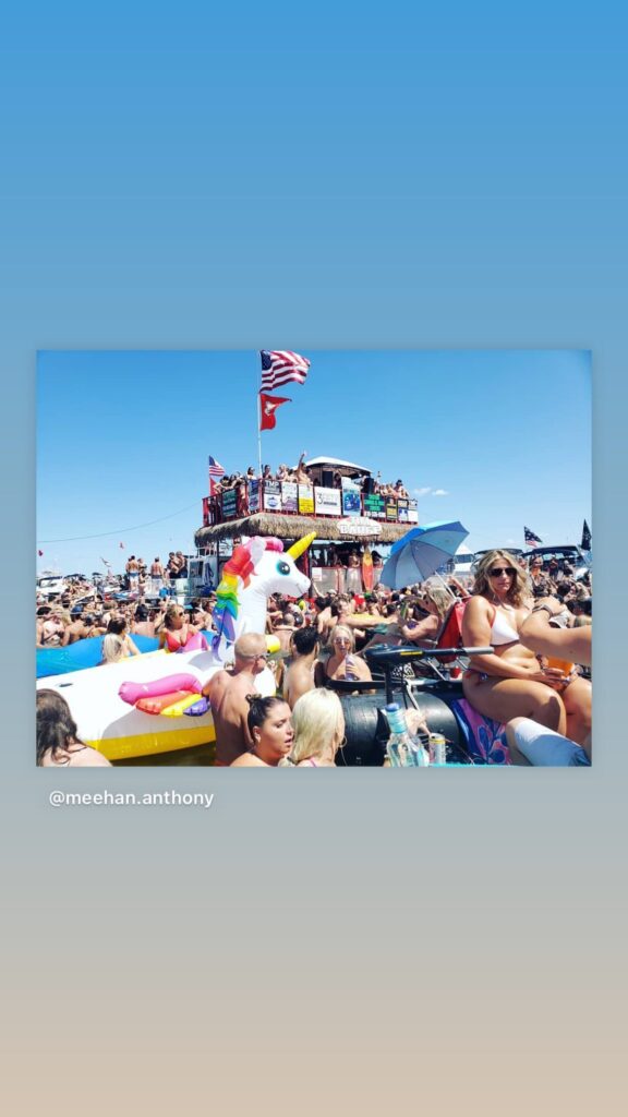 https://www.instagram.com/stories/highlights/17922291466813377/