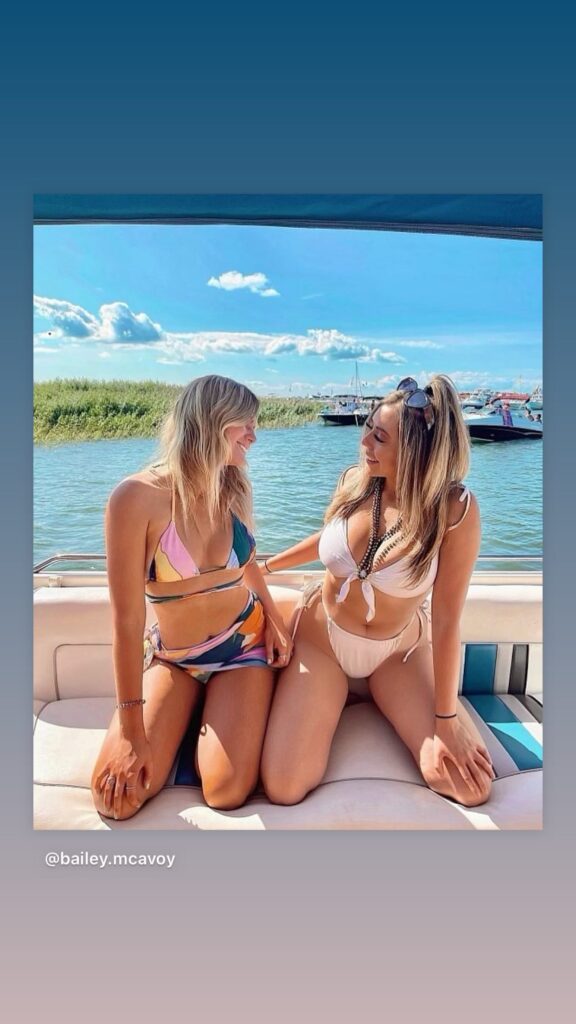 https://www.instagram.com/stories/highlights/17922291466813377/