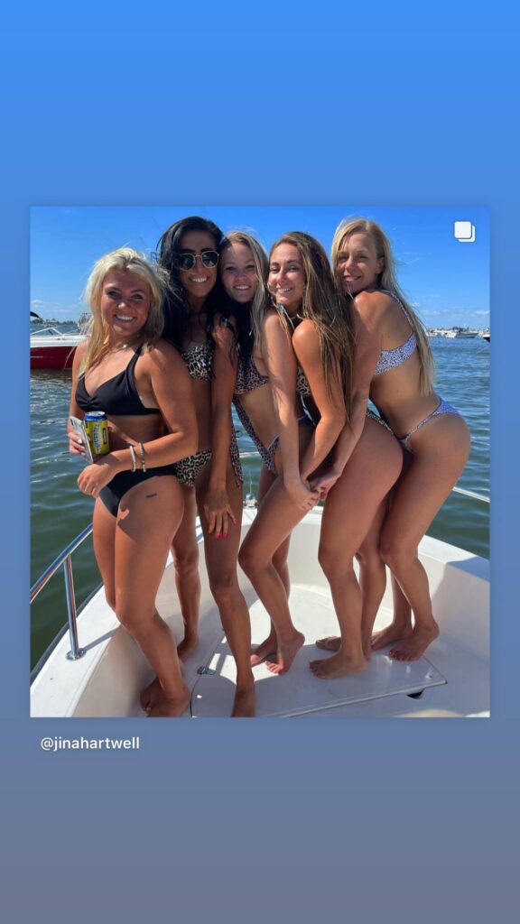 https://www.instagram.com/stories/highlights/17943576637513445/