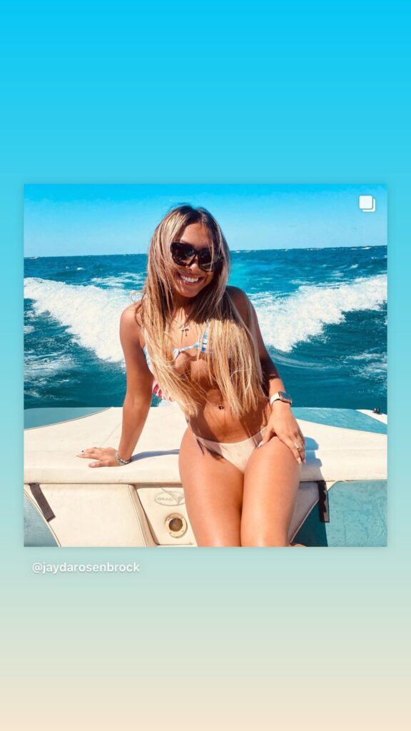 https://www.instagram.com/stories/highlights/17943576637513445/