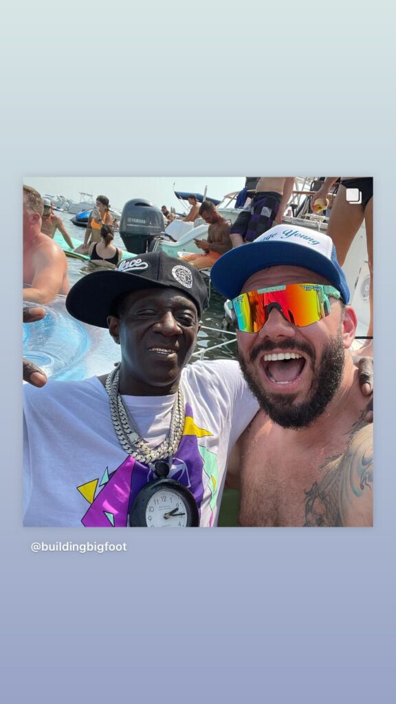 https://www.instagram.com/stories/highlights/17943576637513445/