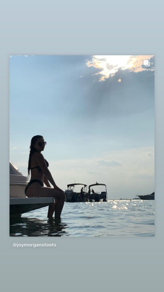 https://www.instagram.com/stories/highlights/17943576637513445/