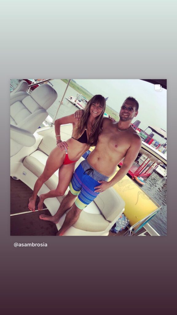 https://www.instagram.com/stories/highlights/17943576637513445/