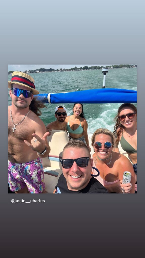 https://www.instagram.com/stories/highlights/17967370627708144/