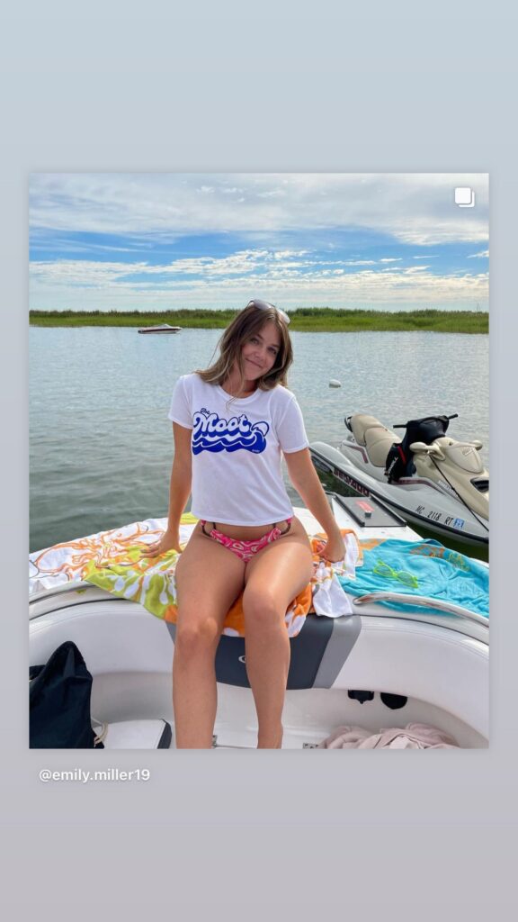 https://www.instagram.com/stories/highlights/17936448620185645/