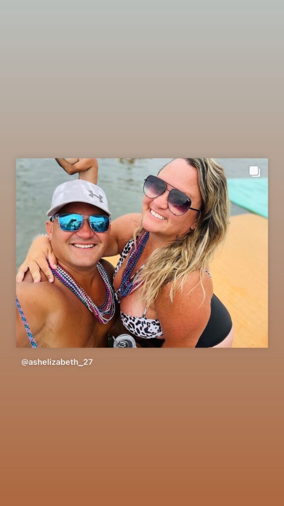 https://www.instagram.com/stories/highlights/17936448620185645/